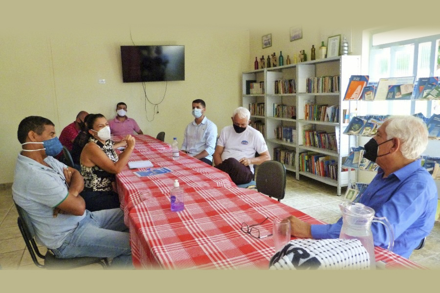 GESTOR DO CONHECIMENTO PROF. ALMIR ELOY VISITA A ESCOLA FAMÍLIA AGRÍCOLA DE MACAÚBAS – EFA